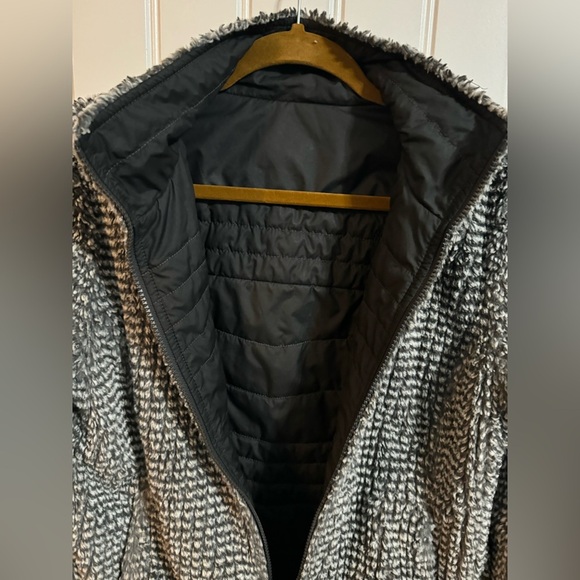 The North Face Mossbud Swirl Reversible Jacket Charcoal Gray - Picture 6 of 7